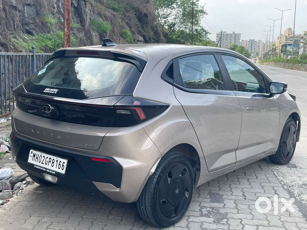 Tata Altroz, 2025, Cng & Hybrids