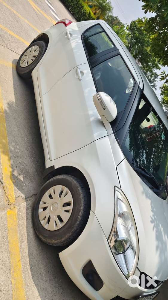 Maruti Suzuki Swift Vxi Optional, 2013, Petrol