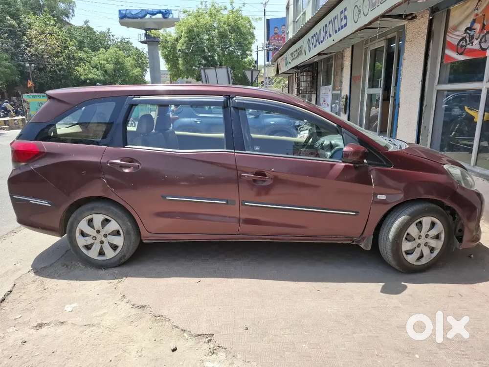 Honda Mobilio 2014 Petrol 75000km Driven In Good Condition With New Ac