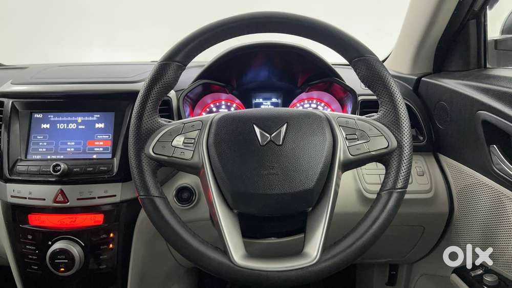 Mahindra Xuv300 1.2 W8 (o) Amt Petrol, 2023, Petrol