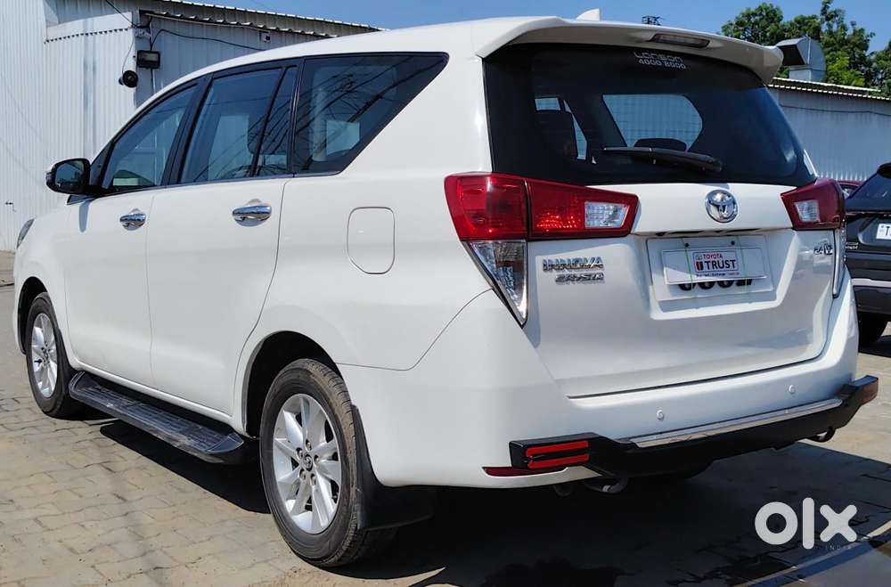 Toyota Innova Crysta 2.4 V 8 Str, 2017, Diesel