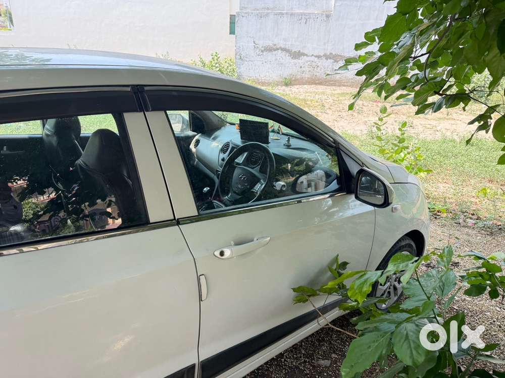 Superb Condition Hyundai Grand I10 Sportz 2018 On Urgent Sale - White