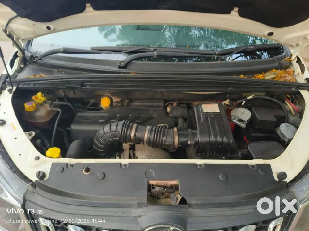 Mahindra Marazo M2