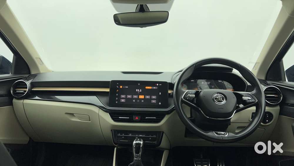 Skoda Slavia Style 1.0l Tsi At, 2023, Petrol