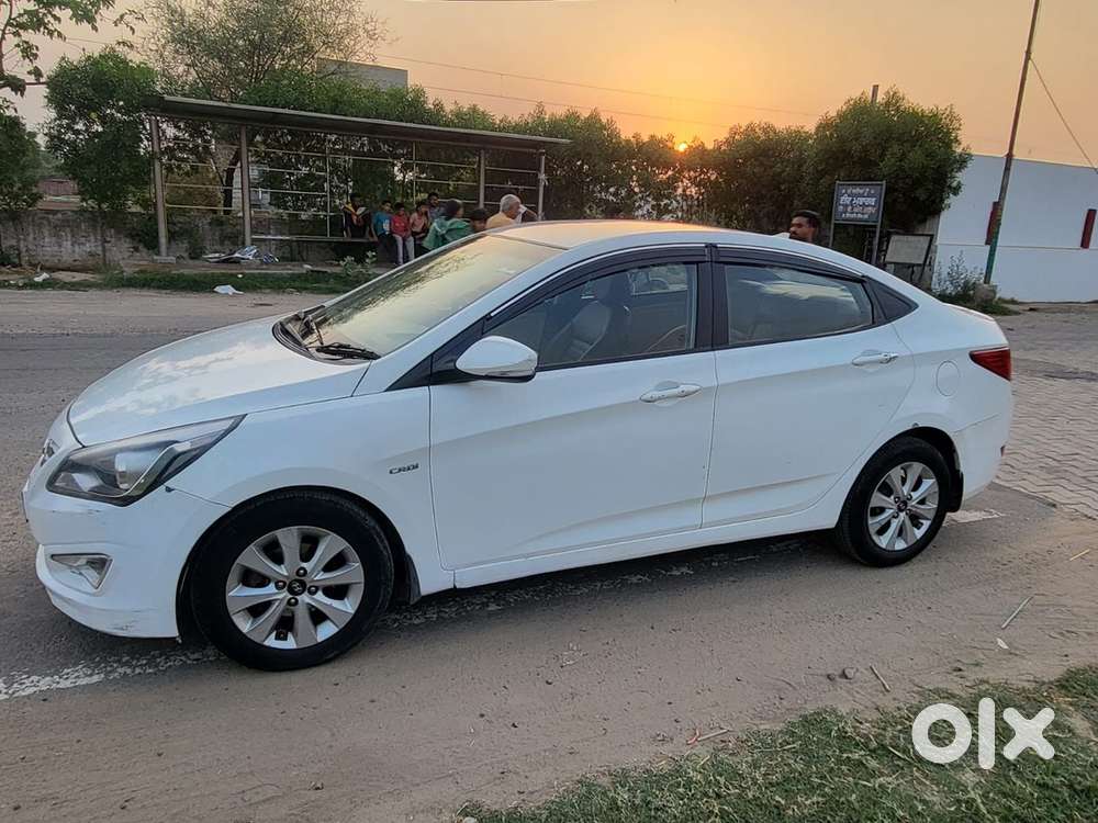 Hyundai Fluidic Verna 2015