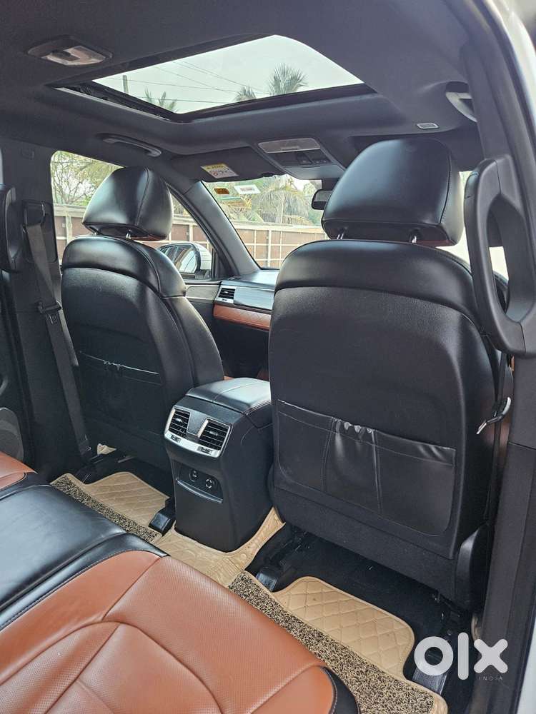 Mahindra Alturas G4 4x4 At, 2024, Diesel