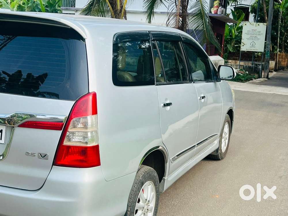 Toyota Innova Diesel 2014