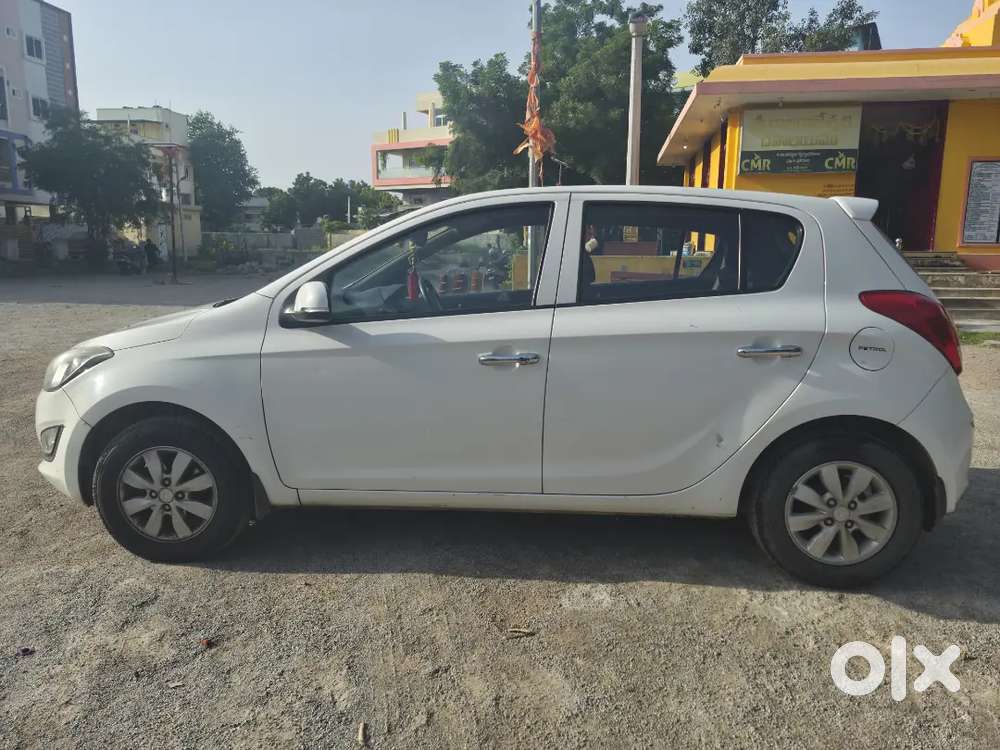 Hyundai I20 Asta Petrol Manual 2012