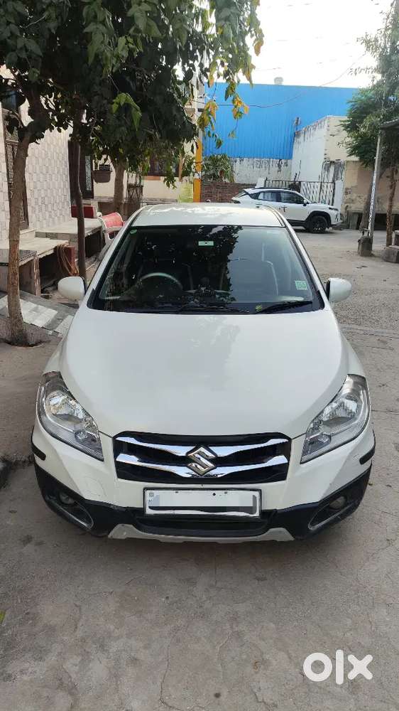 Maruti Suzuki S-cross 2016 Diesel Well Maintained