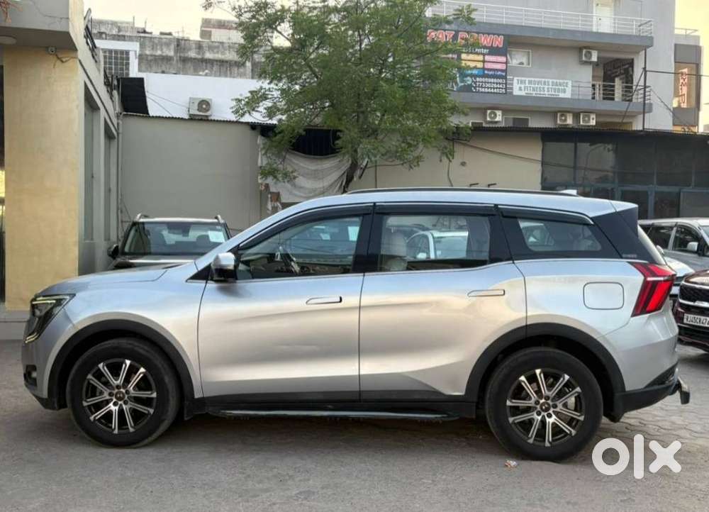 Mahindra Xuv700 Ax7l 6 Str At, 2023, Petrol