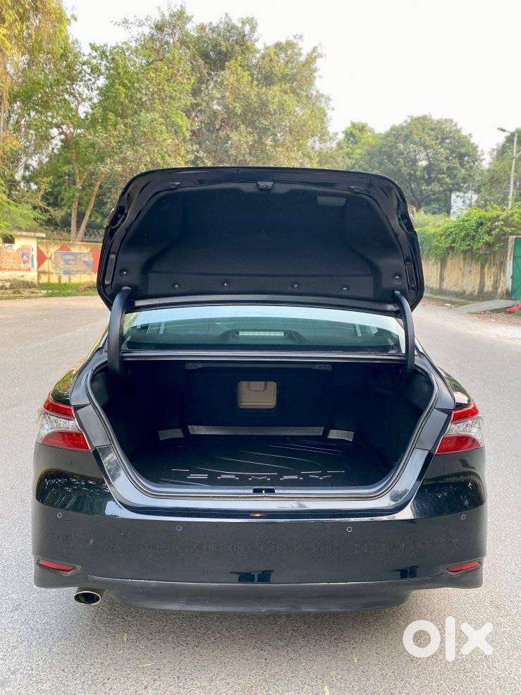 Toyota Camry [2019-ongoing] 2.5 Hybrid, 2022, Cng & Hybrids