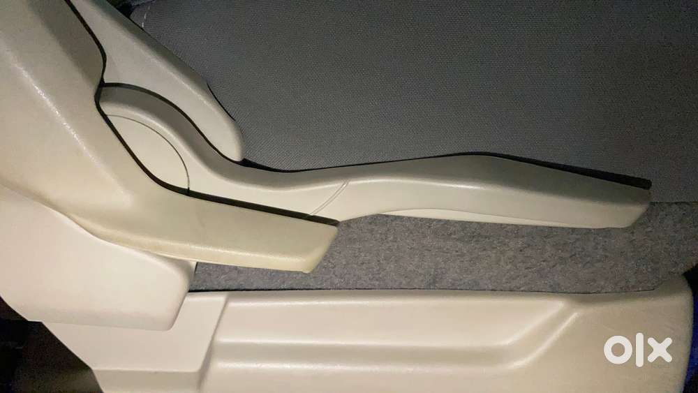 Maruti Suzuki Ertiga Zxi Plus Shvs, 2022, Petrol