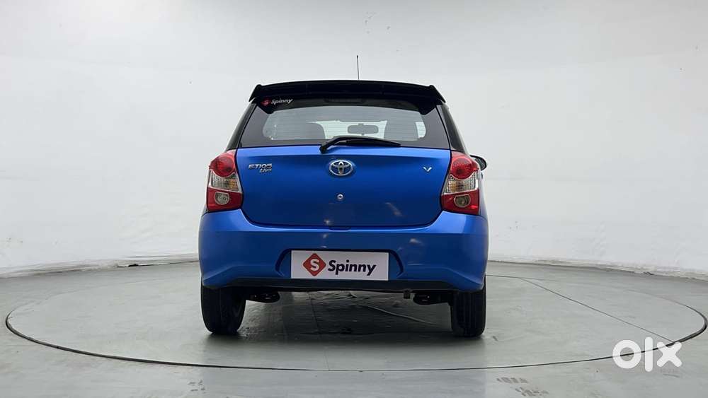 Toyota Etios Liva V Dual Tone, 2017, Petrol