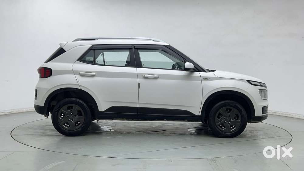 Hyundai Venue [2022-ongoing] 1.2 S, 2025, Petrol