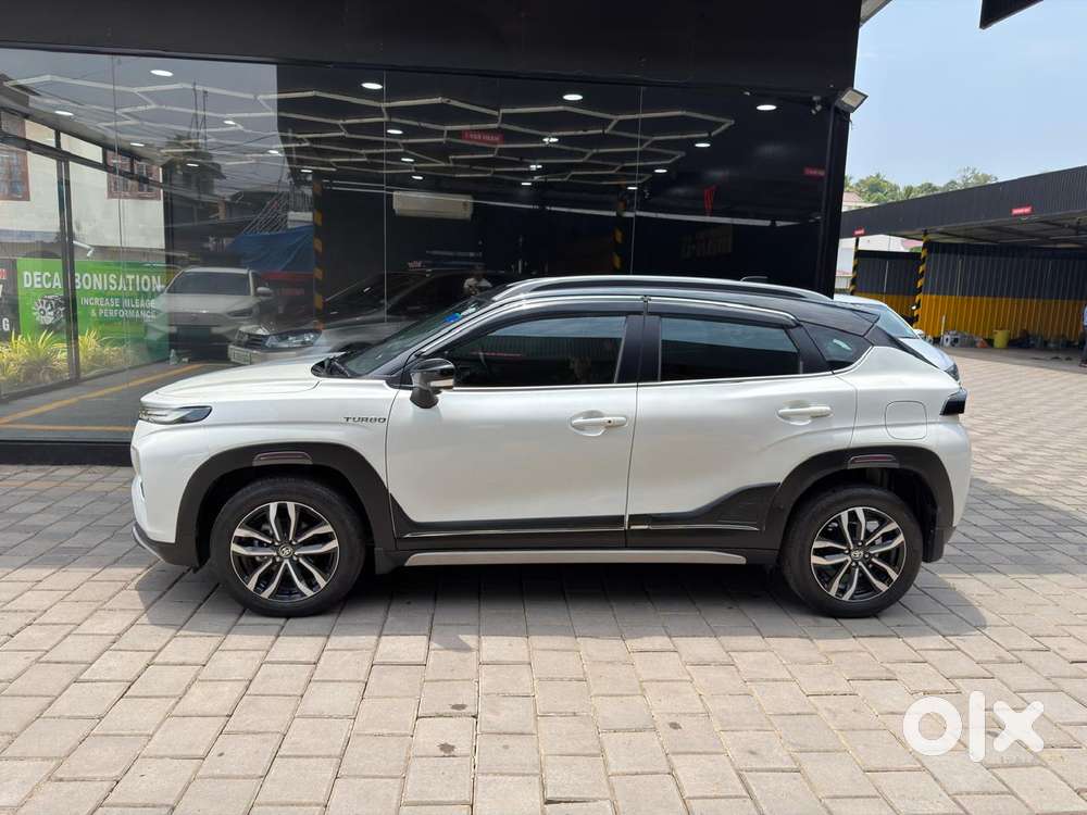 Toyota Urban Cruiser Taisor V 1.0 Petrol At Dual Tone, 2025, Petrol