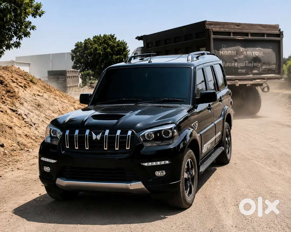 Black Mahindra Scorpio Classic 2023