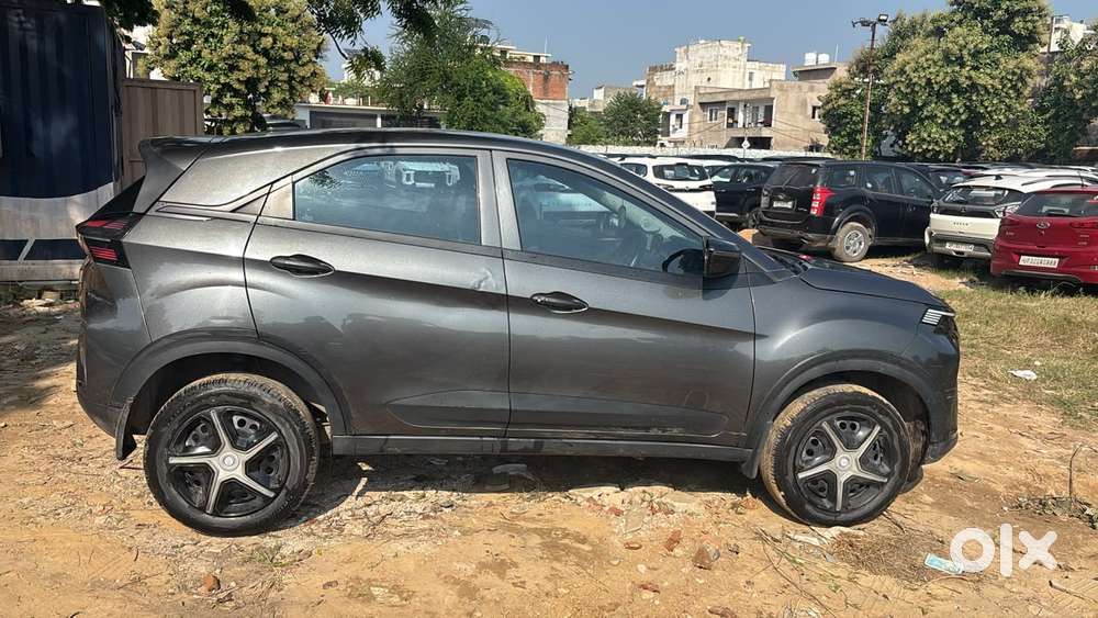 Tata Nexon Smart Plus S 1.2 Revotron Petrol 5 Mt, 2024, Petrol