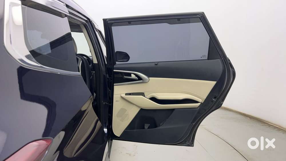 Kia Carens 1.5 Luxury Plus Turbo 7 Str, 2023, Petrol