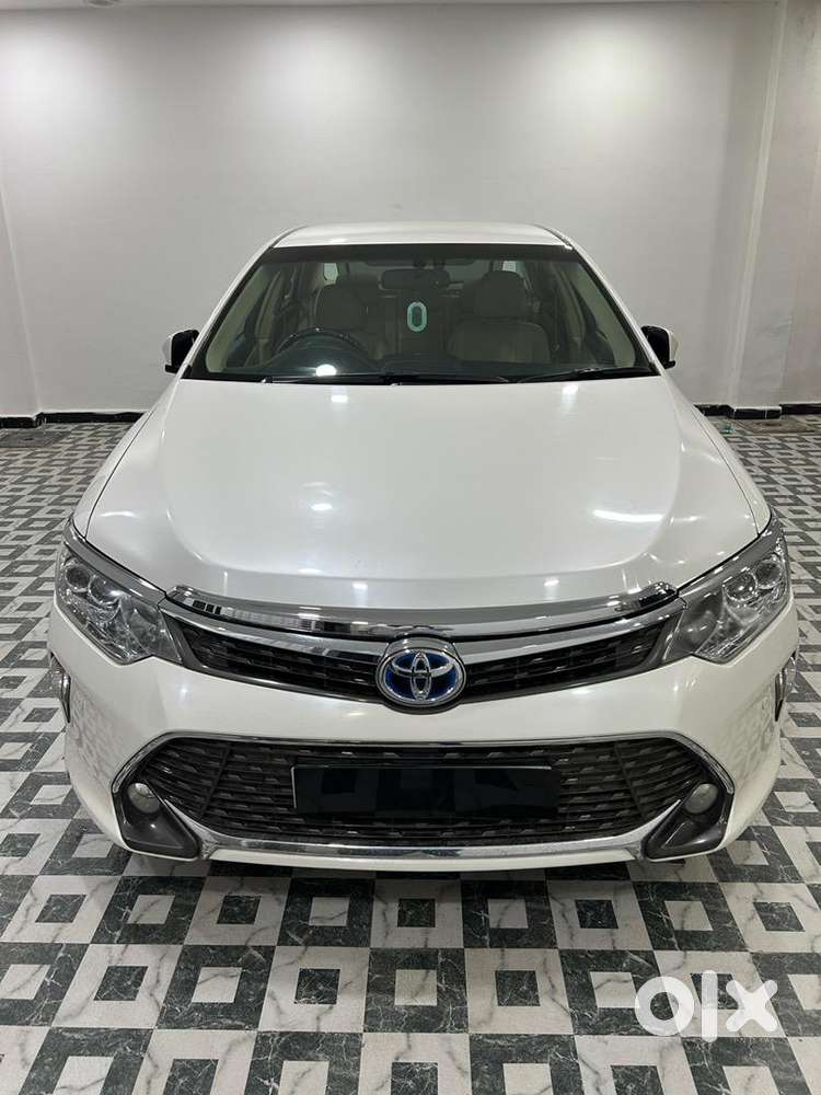 Toyota Camry 2015 Petrol (hybrid) Well Maintained