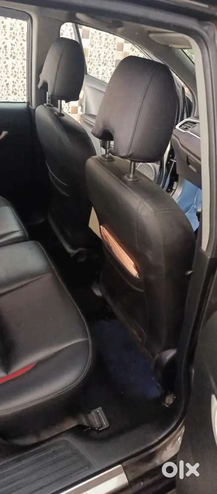 7 Seater Luxury Brv Car