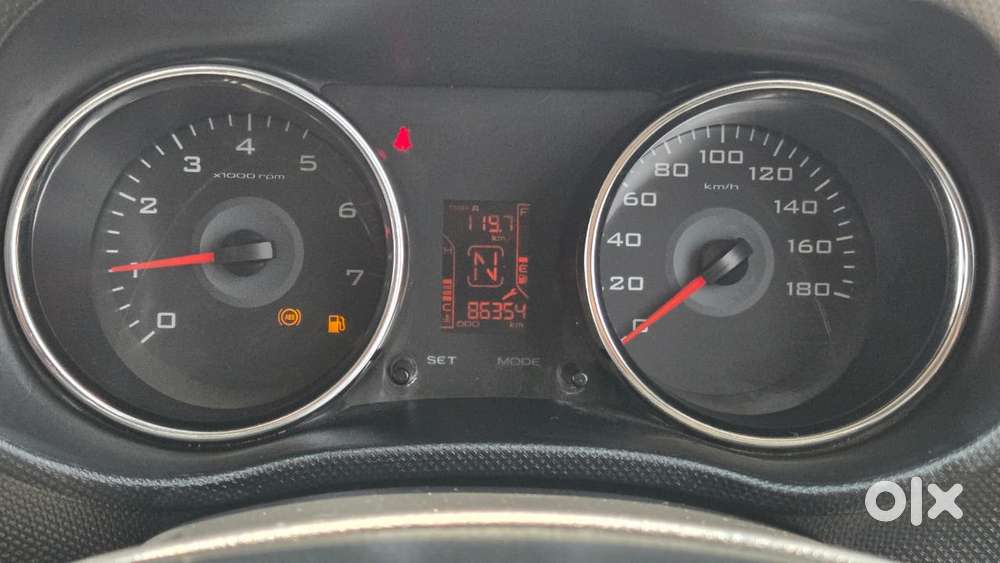 Mahindra Tuv 300 Mhawk100 T8, 2015, Diesel