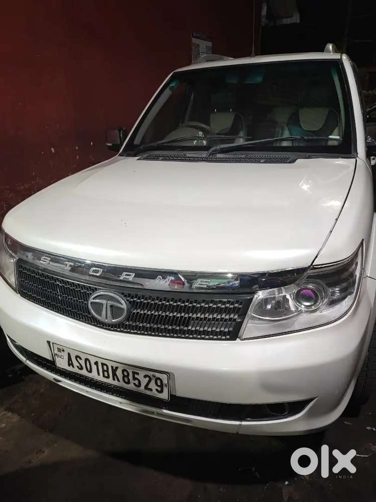 Tata Safari Storme 2014 Diesel 100000 Km Driven