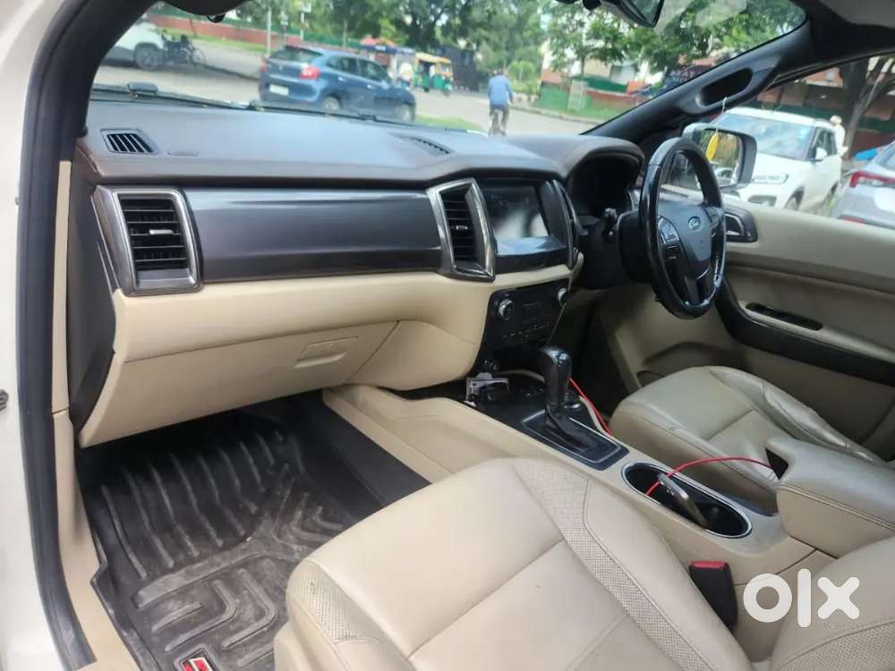 Ford Endeavour Diesel 3.2 Titanium 2016