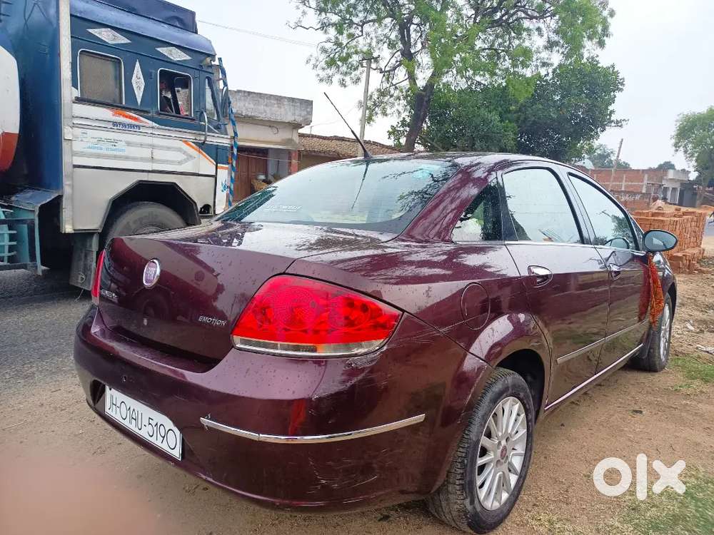 Fiat Linea 2013 Petrol 400000 Km Driven
