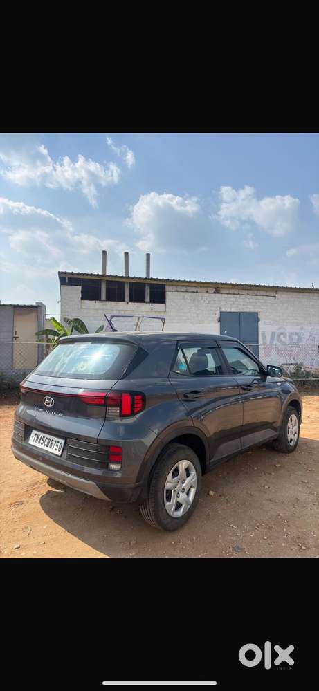 Hyundai Venue E, 2022, Petrol