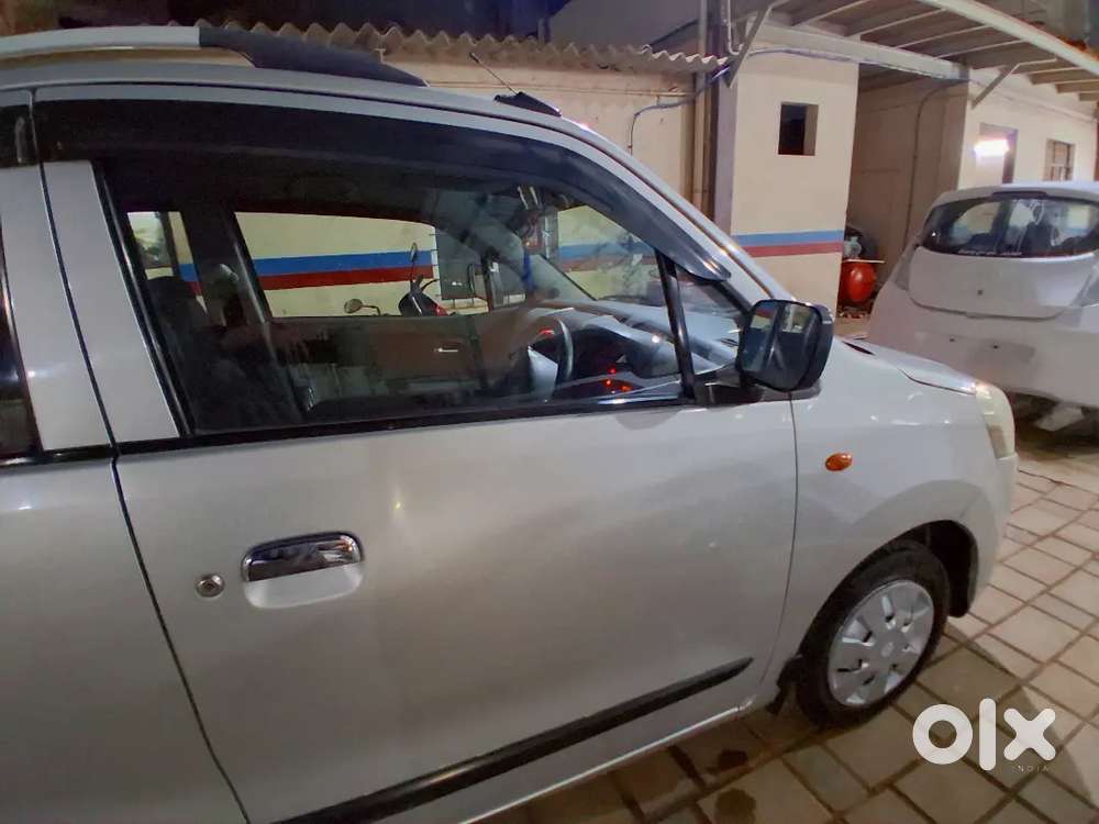 Price: ₹2,75,000 (negotiable)