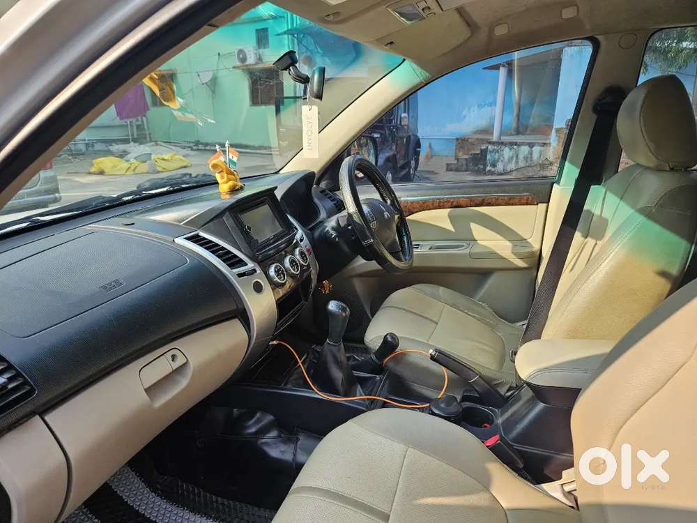 Mitsubishi Pajero Sport 2015