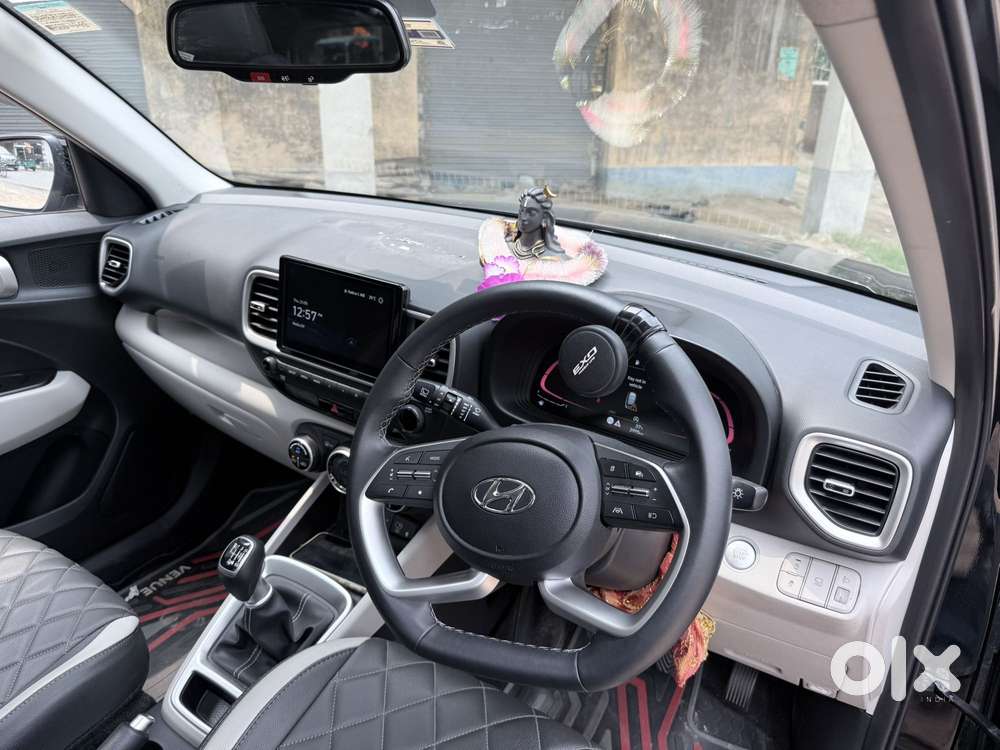 Hyundai Venue Sx (o) Mt 1.5 Diesel, 2024, Diesel