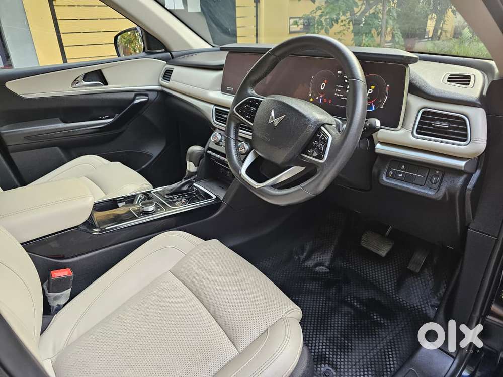 Mahindra Xuv700 2.2 Ax 7 Diesel At Luxury Pack Str, 2024, Diesel