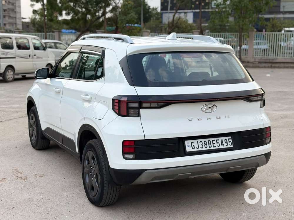 Hyundai Venue 1.2 S Plus, 2023, Petrol