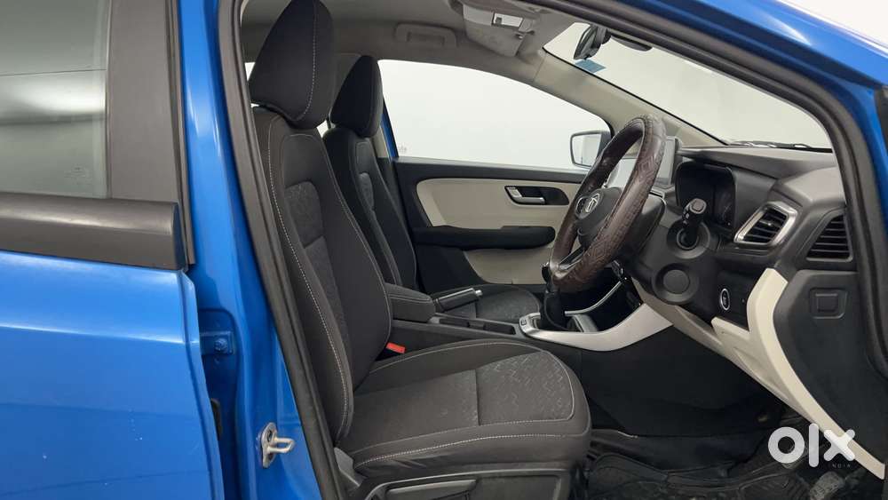 Tata Altroz Xz, 2023, Petrol