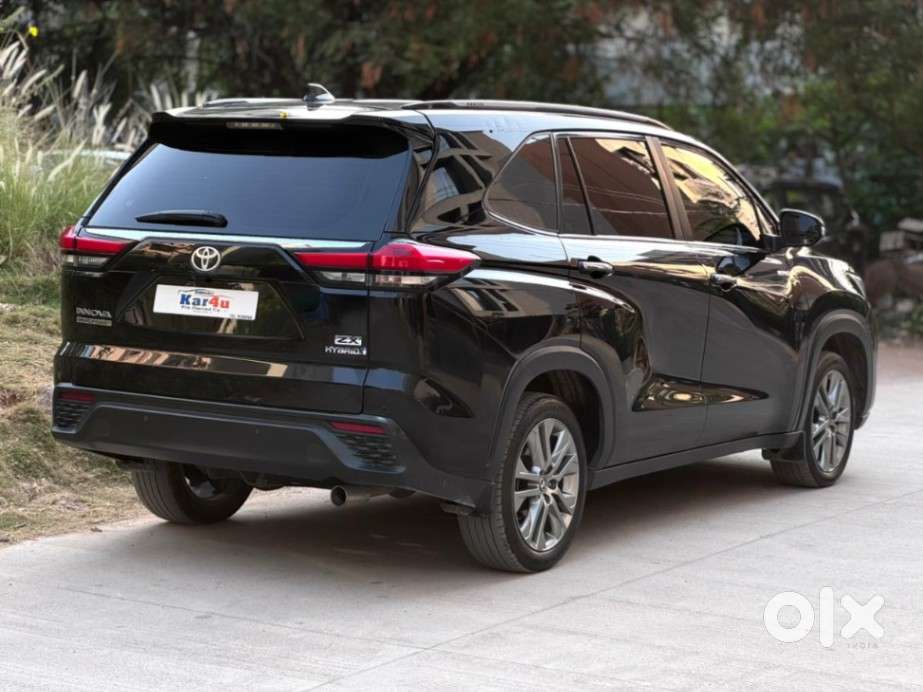 Toyota Innova Hycross 2.0 Zx Hybrid 7 Str, 2025, Petrol
