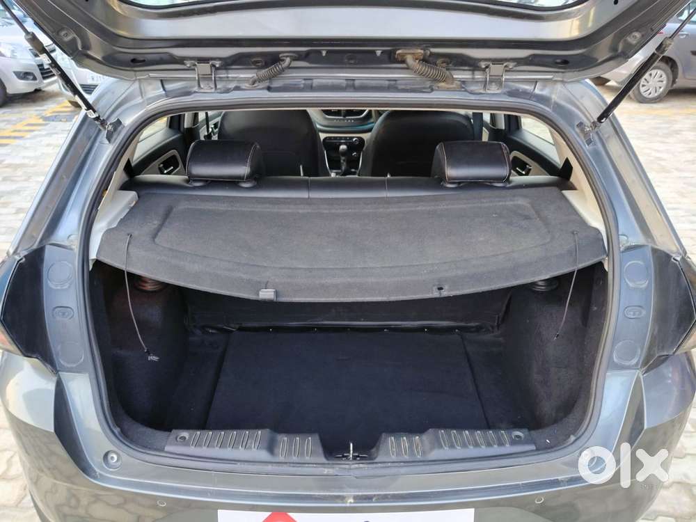 Tata Altroz Xz, 2022, Petrol