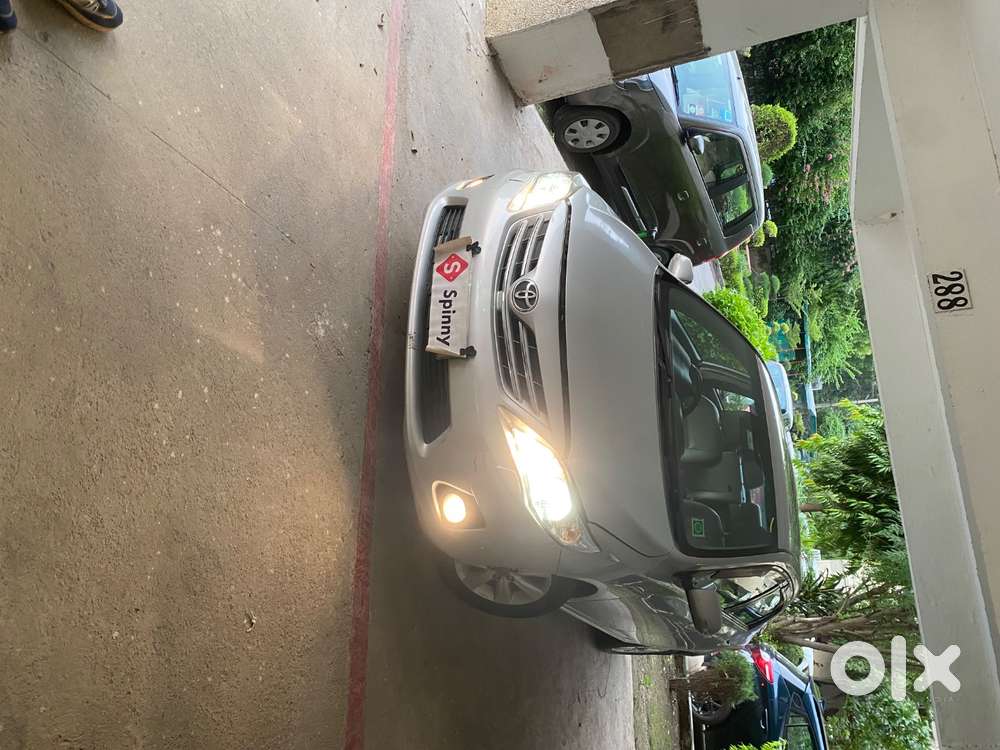 Toyota Corolla Altis 2012