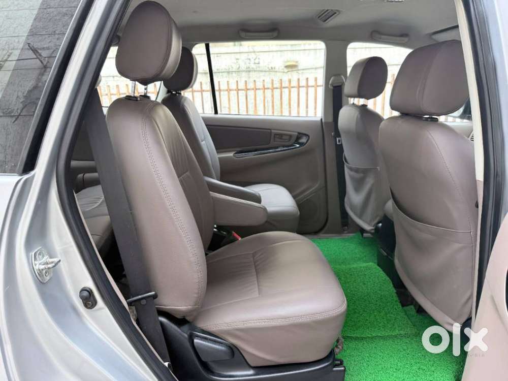 Toyota Innova 2.5 Gx 7 Str Bs-iii, 2016