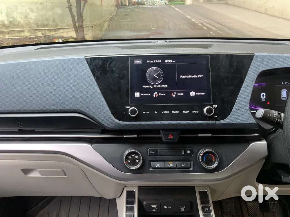 2024 Kia Carens Premium (o) Petrol Mt