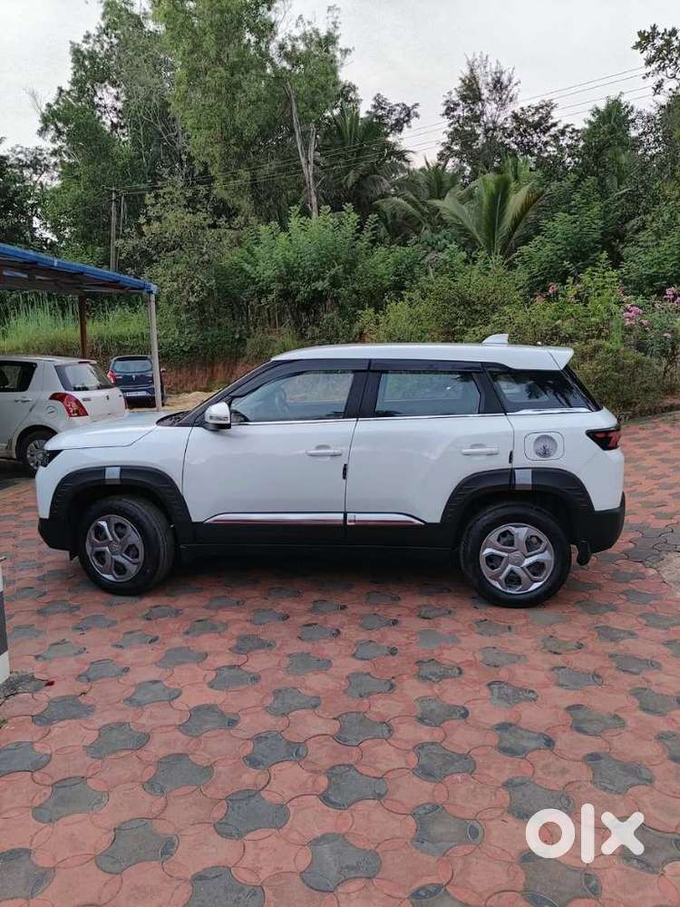 Maruti Suzuki Brezza 1.5 Vxi Smart Hybrid, 2025, Petrol