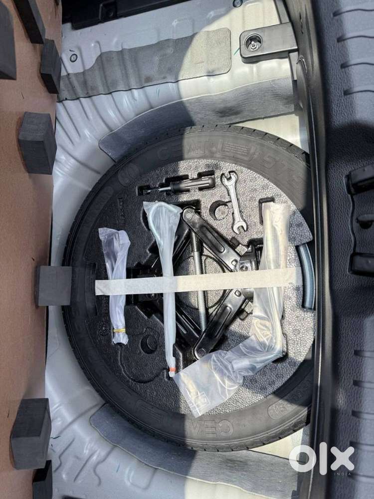 Mahindra Xuv 3xo Ax7l 1.2 Petrol At (pg), 2026, Petrol