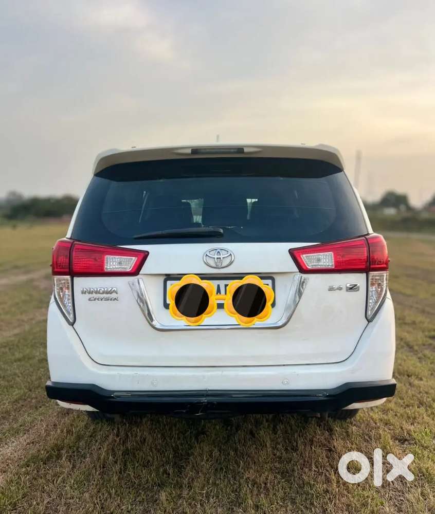 Toyota Innova Crysta 2.4 Z 2017
