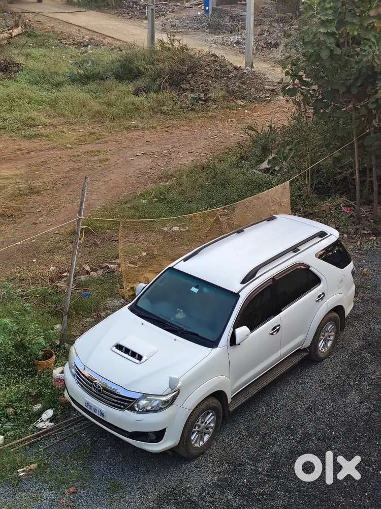 Toyota Fortuner 2012