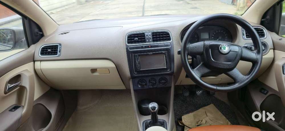 Skoda Rapid 1.6 Mpi Ambition, 2012, Petrol