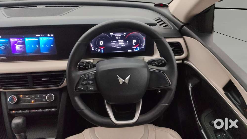 Mahindra Xuv700 2.2 Ax 5 Diesel At Str, 2023, Diesel