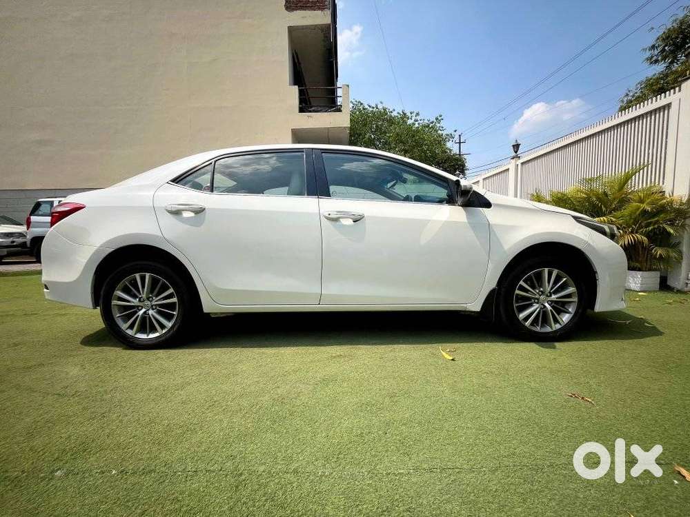Toyota Corolla Altis 2013-2017 Vl At, 2015, Petrol