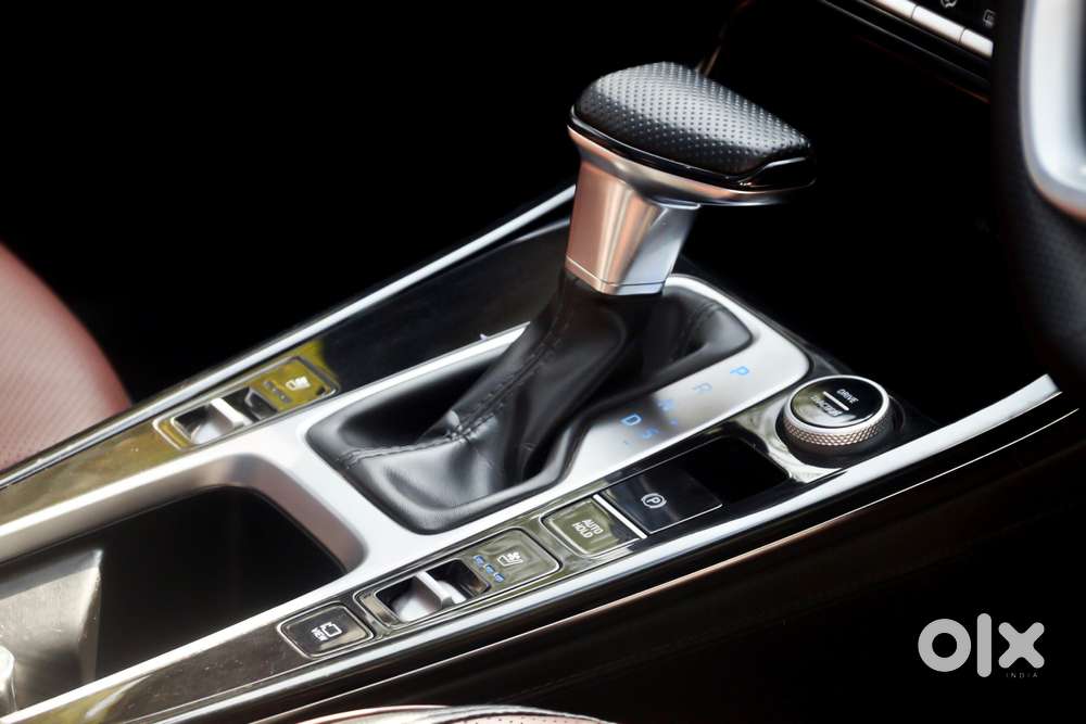 Hyundai Alcazar 2.0 Signature (o) Petrol At 6 Str, 2023, Petrol