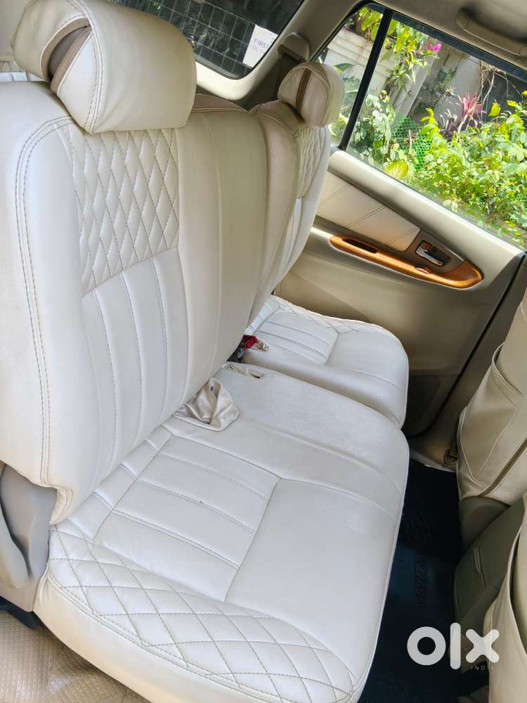 Toyota Innova 2004-2011 2.5 V Diesel 8-seater, 2010, Diesel
