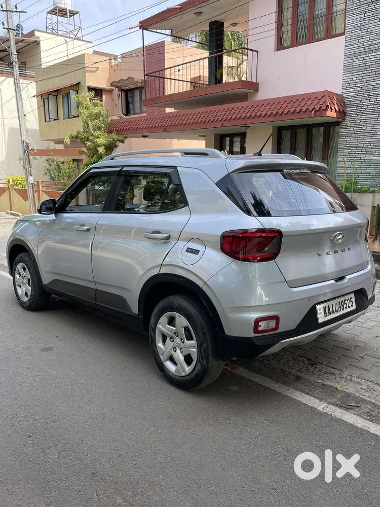 Hyundai Venue S 1.2 Petrol, 2022, Petrol